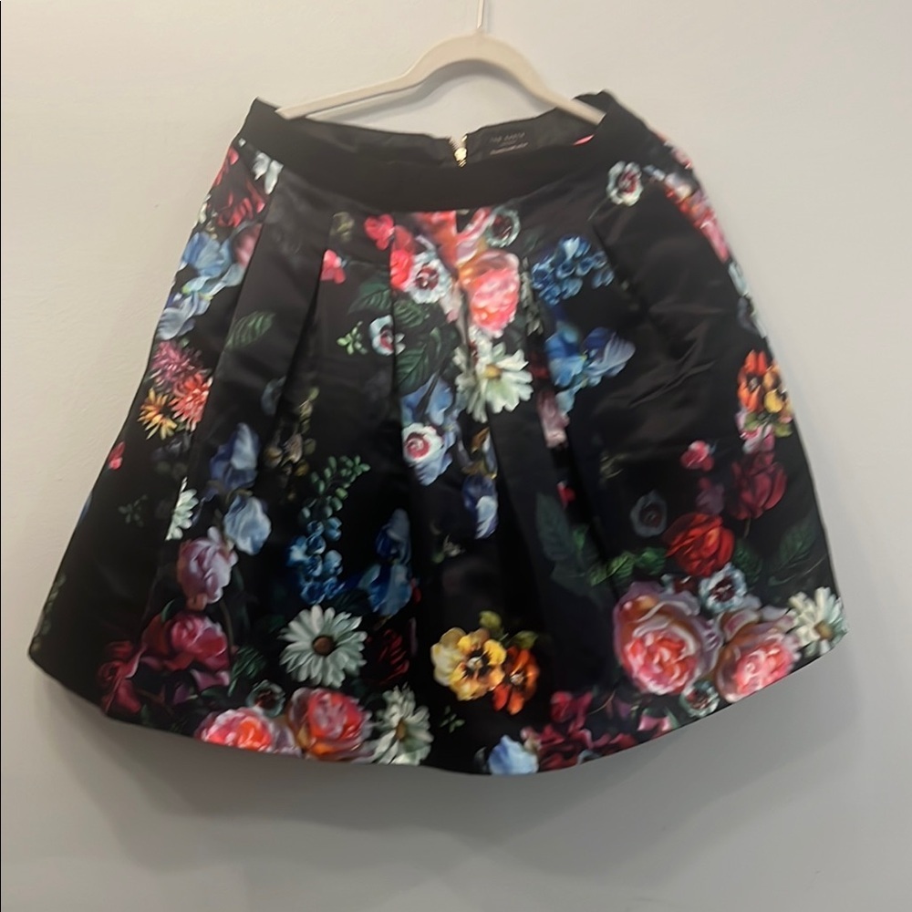 Ted Baker - Black Mini Bubble Skirt with Pleated Embellishments for Cocktail